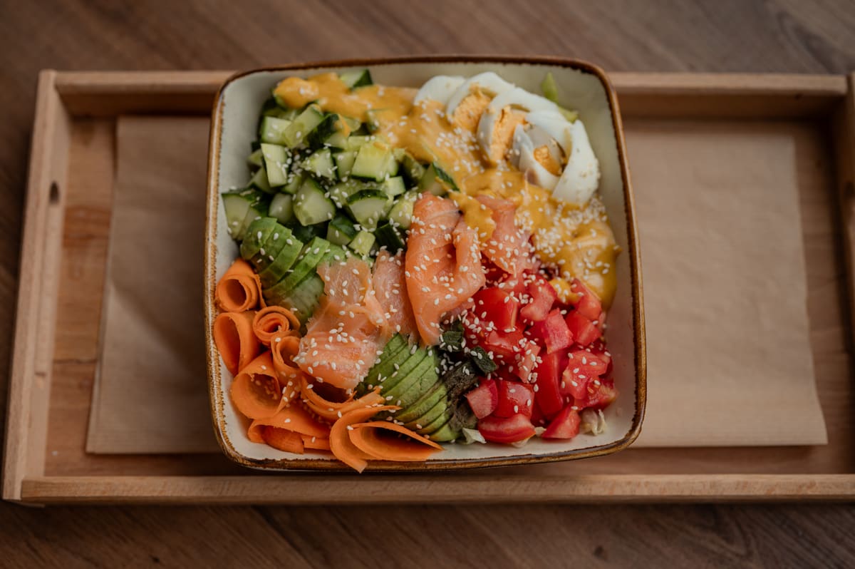 Salmon poke bowl